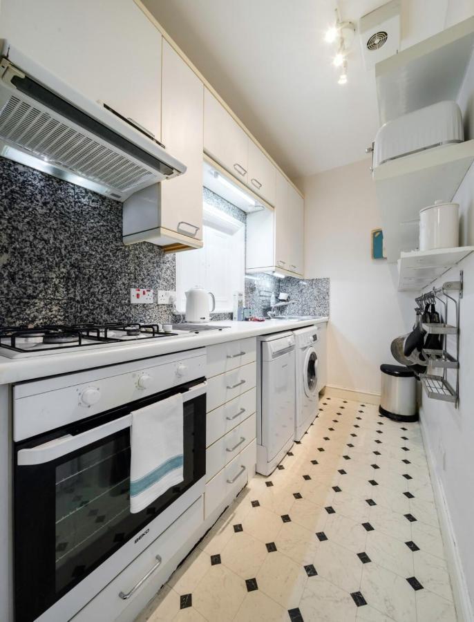 Elegant Earl'S Court 2 Bedroom Flat Just 4 Minutes From Tube London Exteriör bild